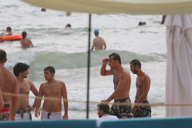 Edde Sands Champagne Shower